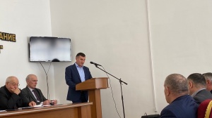 На сессии райсобрания депутатов Мухидин Магомедов подробно рассказал о положении дел в сельском хозяйстве